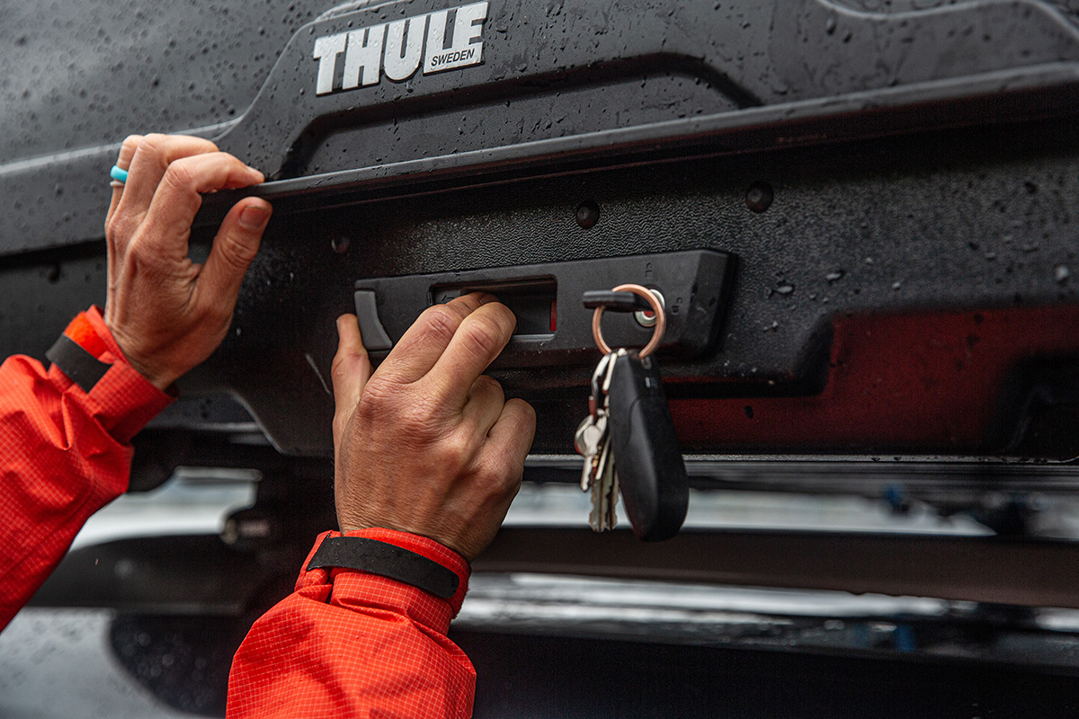 Thule Motion XT Roof Box (opening box with keys)